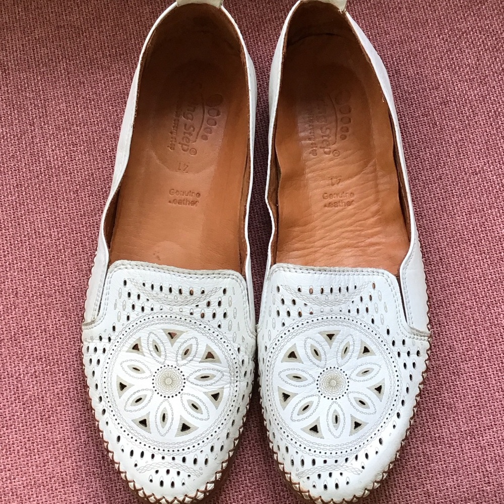 Spring Step White Perforated Flats size 41